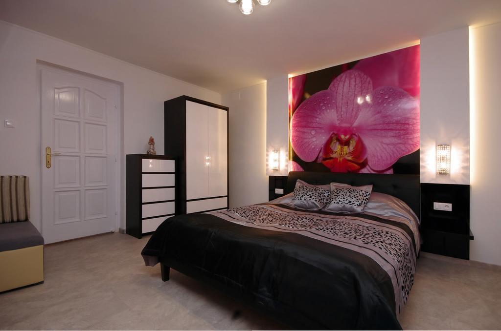 Regina Delux Apartman Gyula Εξωτερικό φωτογραφία