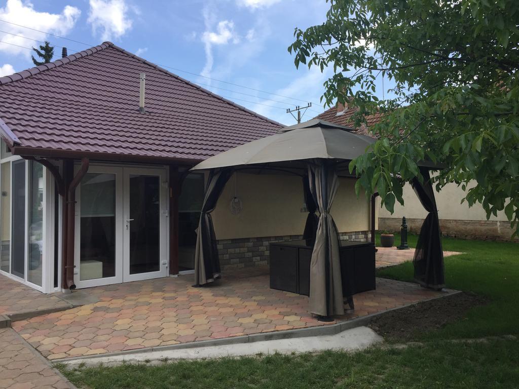 Regina Delux Apartman Gyula Εξωτερικό φωτογραφία