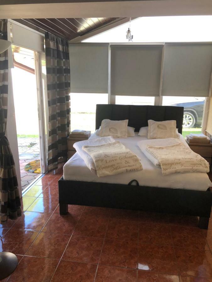 Regina Delux Apartman Gyula Εξωτερικό φωτογραφία