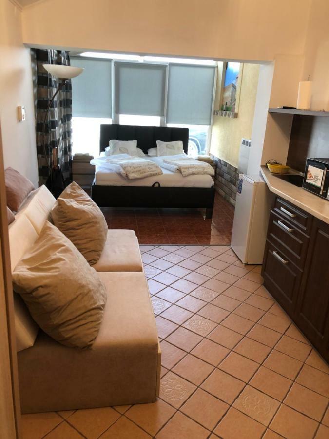 Regina Delux Apartman Gyula Εξωτερικό φωτογραφία